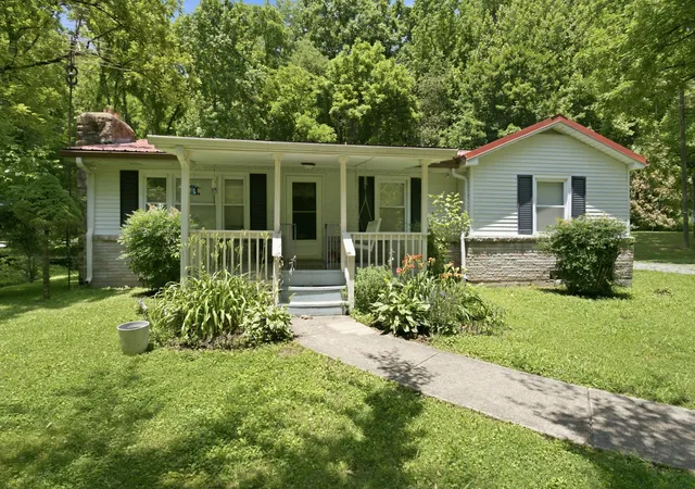 Photo 2 of Single family home for sale at 1821 Little Marrowbone Rd, Ashland City, TN 37015 | MLS# 3243427 | Listing updated on 2026-09-25