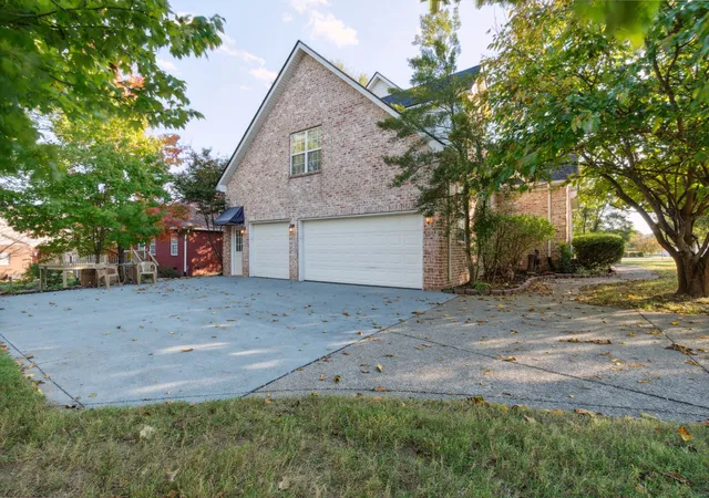 Photo 3 of Sale Pending at 8018 Burntwood Dr, La Vergne, TN 37086 | MLS# 3245676 | Listing updated on 2026-08-17