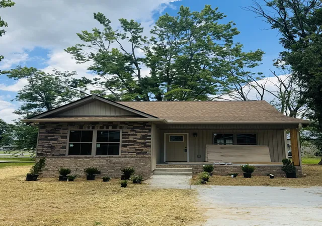 Photo 2 of Single family home for sale at 207 Strawberry St, Portland, TN 37148 | MLS# 3243924 | Listing updated on 2026-09-19