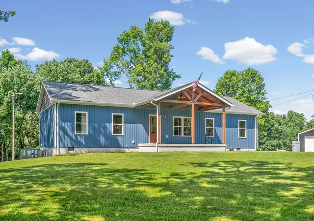 Homes for sale in Erin, TN | 15 Locust Dr, Erin, TN 37061 | MLS# 3243999