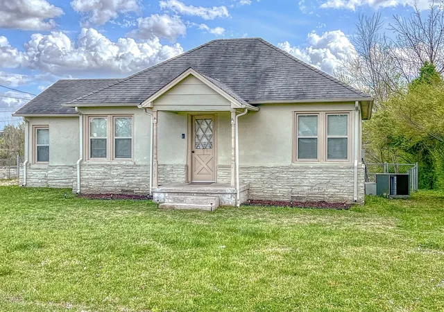 3rd image of 431 Elm St, Baxter, TN 38544 | MLS# 3243259