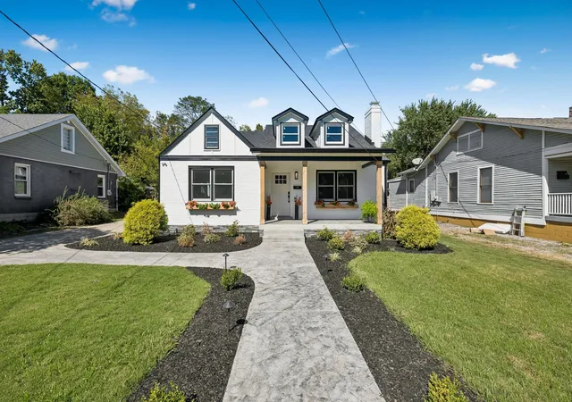 Photo 2 of Single family home for sale at 2033 Greenwood Ave, Nashville, TN 37206 | MLS# 3303388 | Listing updated on 2026-10-04