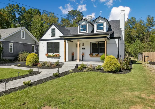 Photo 3 of Single family home for sale at 2033 Greenwood Ave, Nashville, TN 37206 | MLS# 3303388 | Listing updated on 2026-10-04