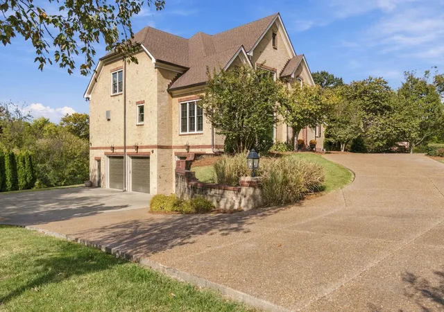Photo 2 of Single family home for sale at 133 Gillette Dr, Franklin, TN 37069 | MLS# 3629722 | Listing updated on 2026-10-31