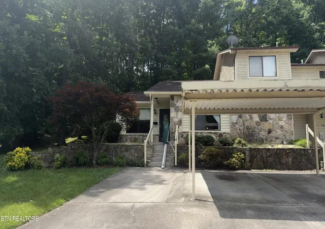 Homes for sale in Oak Ridge, TN | 106 Hazleton Lane, Oak Ridge, TN 37830 | MLS# 3243333