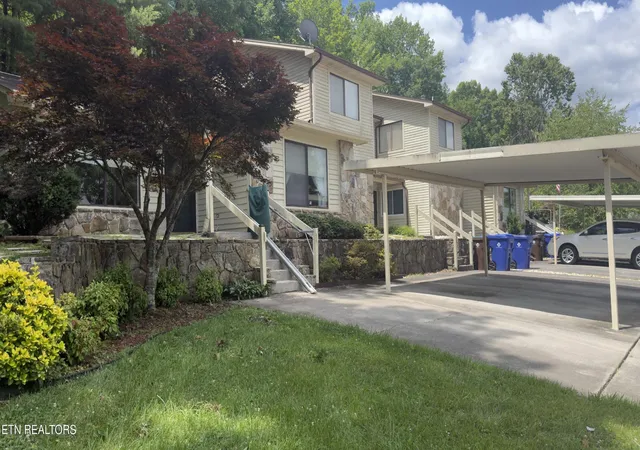 Homes for sale in Oak Ridge, TN | 106 Hazleton Lane, Oak Ridge, TN 37830 | MLS# 3243333