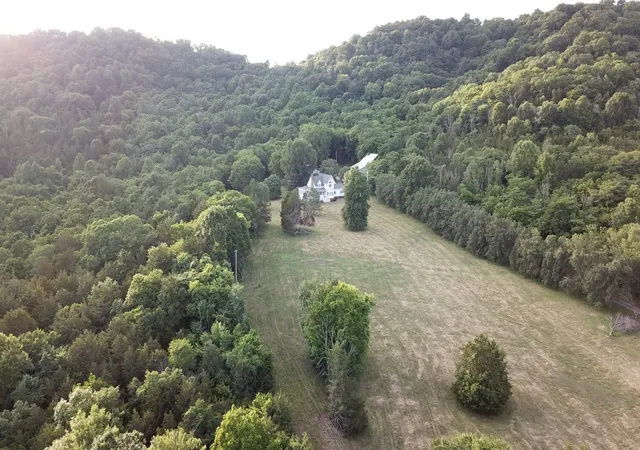 Homes for sale in Pleasant Shade, TN | 103 Nixon Hollow Ln N, Pleasant Shade, TN 37145 | MLS# 3243608