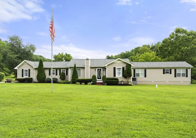 Homes for sale in Dickson, TN | 1355 Turkey Creek Rd, Dickson, TN 37055 | MLS# 3250688