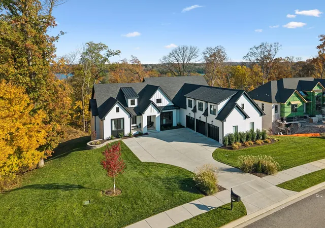 Photo 3 of Sale Pending at 344 Raintree Dr, Hendersonville, TN 37075 | MLS# 3259946 | Listing updated on 2026-08-19