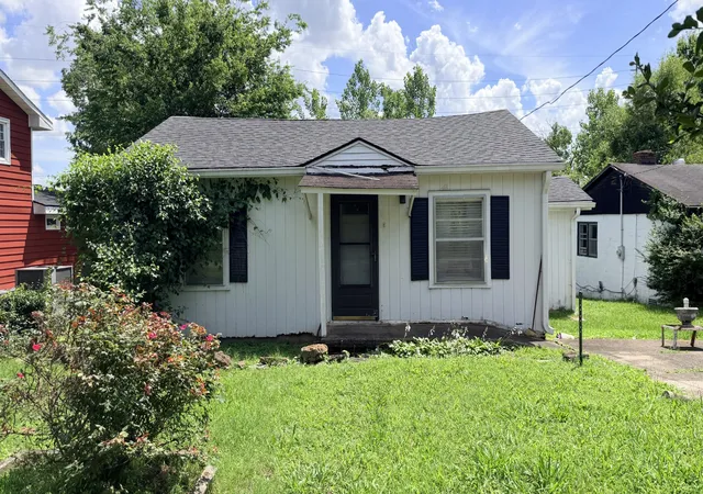 Photo 1 of Single family home for sale at 2130 Gains St, Nashville, TN 37207 | MLS# 3243475 | Listing updated on 2026-07-15