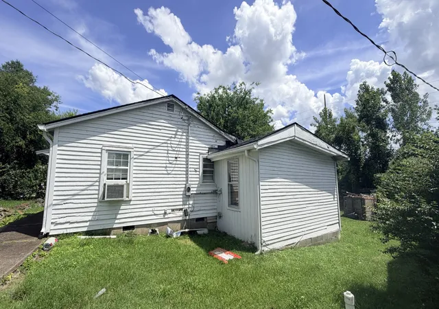 Photo 3 of Single family home for sale at 2130 Gains St, Nashville, TN 37207 | MLS# 3243475 | Listing updated on 2026-07-15