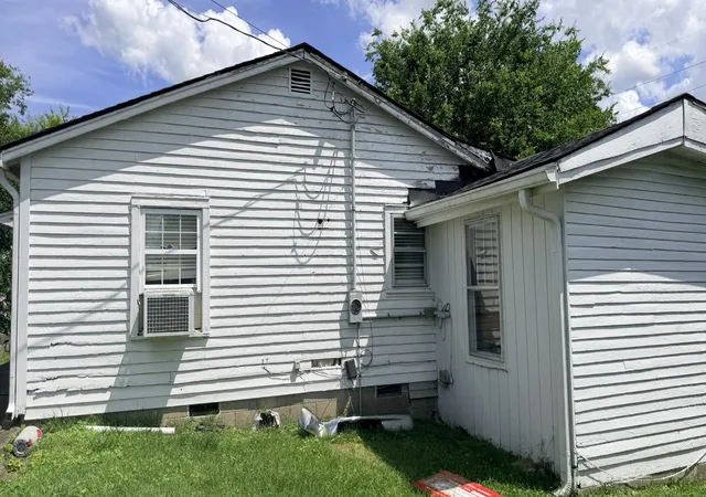 Photo 4 of Single family home for sale at 2130 Gains St, Nashville, TN 37207 | MLS# 3243475 | Listing updated on 2026-07-15
