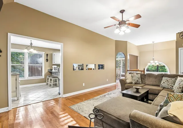 Photo 4 of Single family home for sale at 409 Sunset Ct, Hermitage, TN 37076 | MLS# 3243580 | Listing updated on 2026-09-03