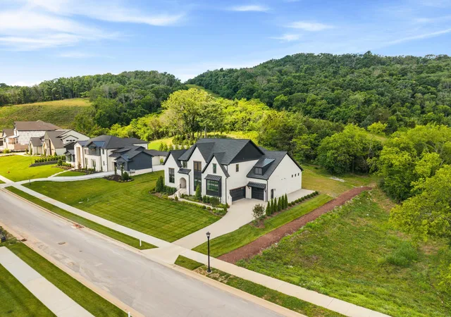 Photo 2 of Mansion for sale at 1833 Dartmouth Dr, Brentwood, TN 37027 | MLS# 3243873 | Listing updated on 2026-09-06