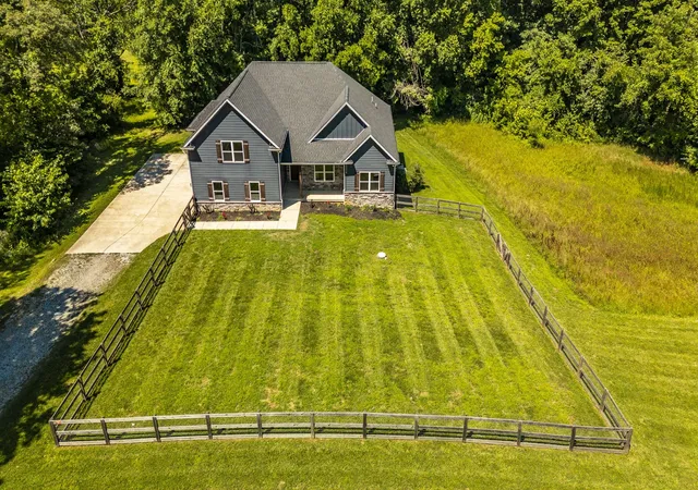 Homes for sale in Greenbrier, TN | 8326 Betts Rd, Greenbrier, TN 37073 | MLS# 3247811