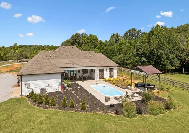 Homes for sale in Springfield, TN | 2745 Joe Mac Lipscomb Rd, Springfield, TN 37172 | MLS# 3263044