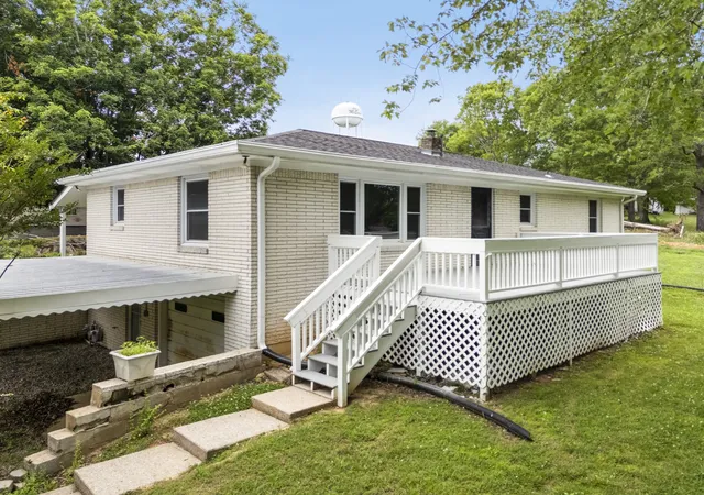 Photo 2 of Single family home for sale at 131 Bold Springs Rd, Mc Ewen, TN 37101 | MLS# 3246686 | Listing updated on 2026-09-17