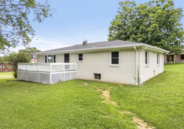 Photo 4 of Single family home for sale at 131 Bold Springs Rd, Mc Ewen, TN 37101 | MLS# 3246686 | Listing updated on 2026-09-17