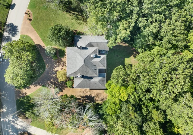 Photo 2 of Single family home for sale at 923 Stuart Ln, Brentwood, TN 37027 | MLS# 3243932 | Listing updated on 2026-09-29