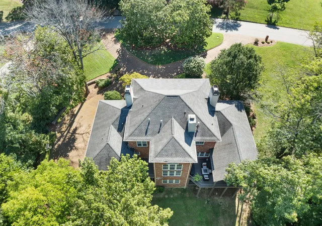 Photo 4 of Single family home for sale at 923 Stuart Ln, Brentwood, TN 37027 | MLS# 3243932 | Listing updated on 2026-09-29