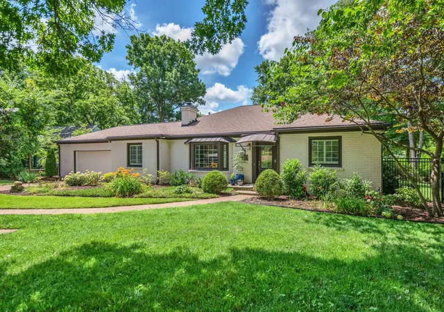 Photo 1 of Single family home for sale at 2039 Castleman Dr, Nashville, TN 37215 | MLS# 3281394 | Listing updated on 2026-08-20