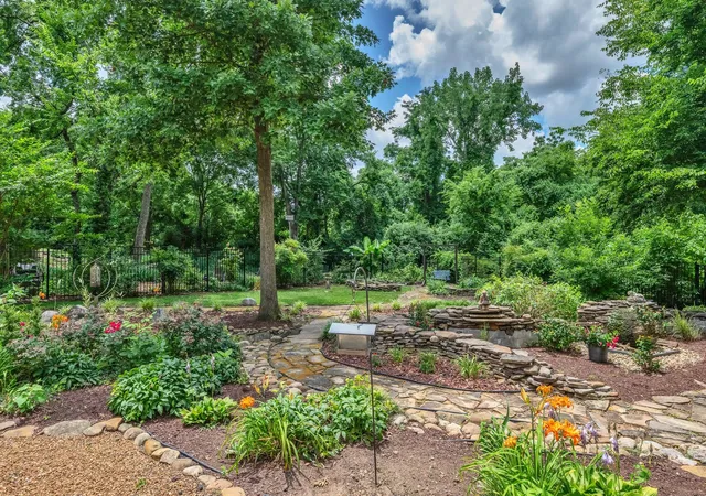Photo 2 of Single family home for sale at 2039 Castleman Dr, Nashville, TN 37215 | MLS# 3281394 | Listing updated on 2026-08-20