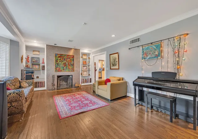 Photo 3 of Single family home for sale at 2039 Castleman Dr, Nashville, TN 37215 | MLS# 3281394 | Listing updated on 2026-08-20