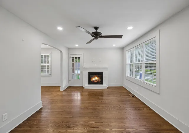 2nd image of 810 W Lincoln St, Tullahoma, TN 37388 | MLS# 3243791