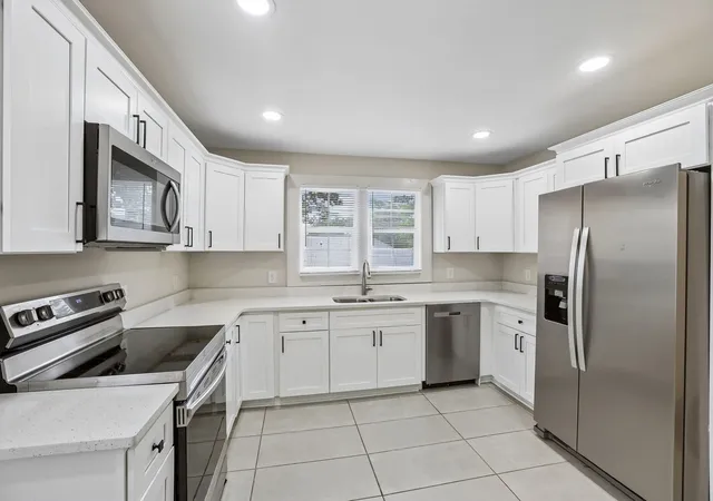 Photo 3 of Single family home for sale at 810 W Lincoln St, Tullahoma, TN 37388 | MLS# 3243791 | Listing updated on 2026-08-29