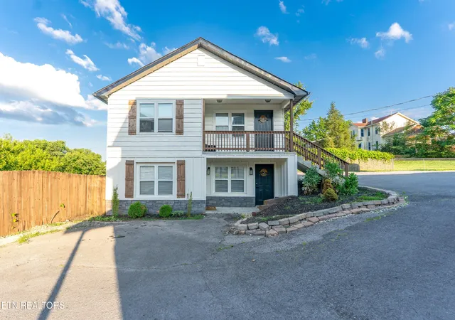 1st image of 508 E Central Ave, La Follette, TN 37766 | MLS# 3243729
