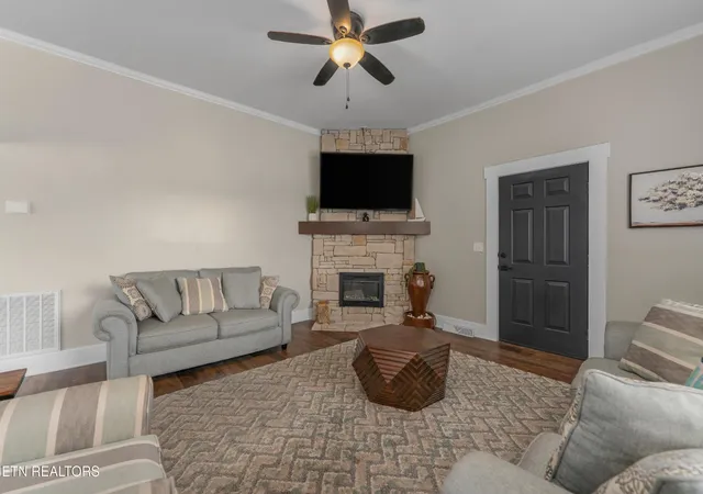4th image of 508 E Central Ave, La Follette, TN 37766 | MLS# 3243729