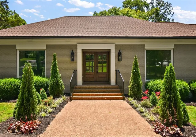 Photo 3 of Single family home for sale at 1409 Sneed Rd W, Franklin, TN 37069 | MLS# 3245274 | Listing updated on 2026-08-16