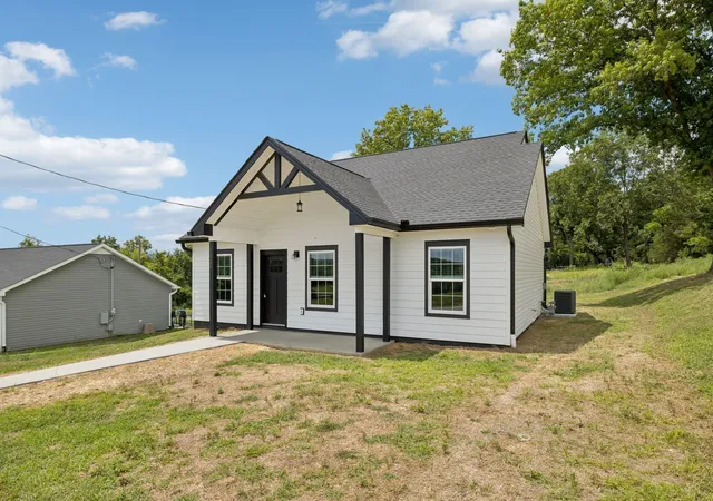 Homes for sale in Gordonsville, TN | 150 Alice Preston Loop, Gordonsville, TN 38563 | MLS# 3244982