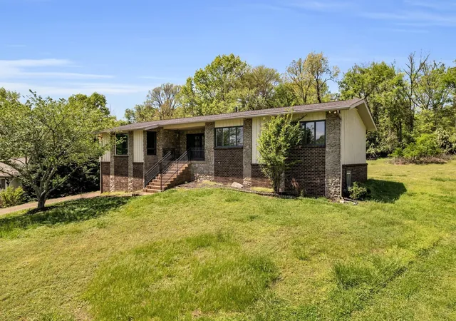 Photo 1 of Single family home for sale at 118 Sun Valley Rd, Mount Juliet, TN 37122 | MLS# 3262676 | Listing updated on 2026-10-04