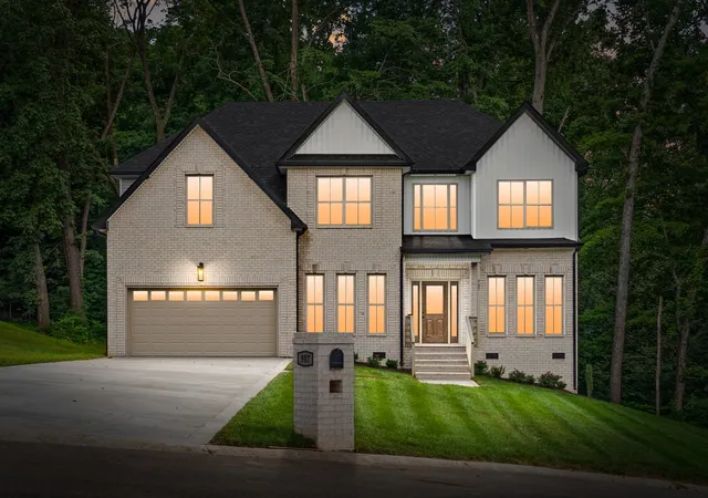 2nd image of 907 Douglas Ln, Clarksville, TN 37043 | MLS# 3243977