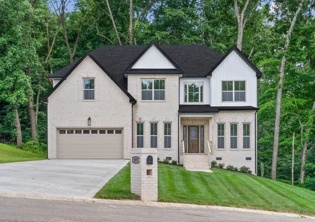 1st image of 907 Douglas Ln, Clarksville, TN 37043 | MLS# 3243977