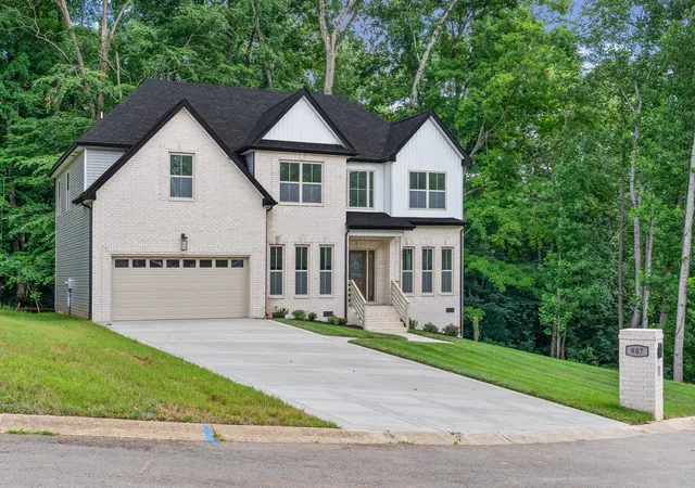 3rd image of 907 Douglas Ln, Clarksville, TN 37043 | MLS# 3243977