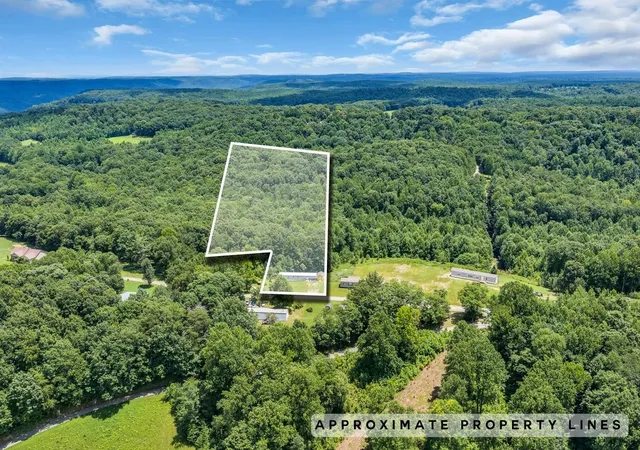 Photo 2 of Manufactured home for sale at 742 Captain Carter Rd, Spencer, TN 38585 | MLS# 3287857 | Listing updated on 2026-09-29