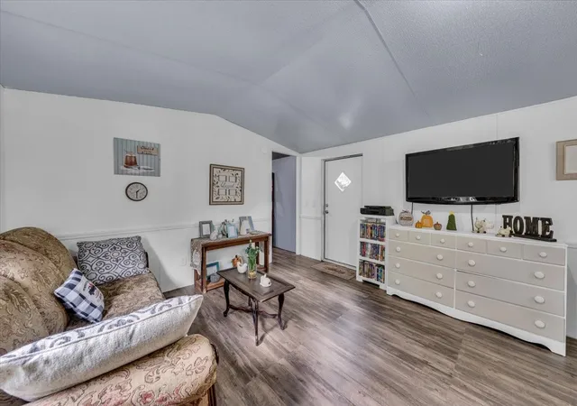 Photo 3 of Manufactured home for sale at 742 Captain Carter Rd, Spencer, TN 38585 | MLS# 3287857 | Listing updated on 2026-09-29