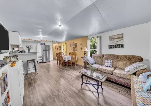 Photo 4 of Manufactured home for sale at 742 Captain Carter Rd, Spencer, TN 38585 | MLS# 3287857 | Listing updated on 2026-09-29