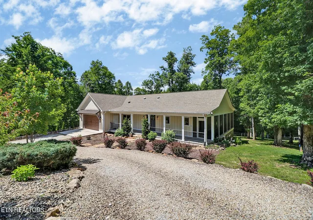 Homes for sale in Allardt, TN | 292 Crouch Branch Lane, Allardt, TN 38504 | MLS# 3243864