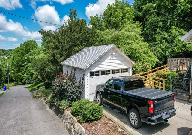 Photo 4 of Single family home for sale at 431 Highland Ave NW, Cleveland, TN 37311 | MLS# 3243878 | Listing updated on 2026-08-17