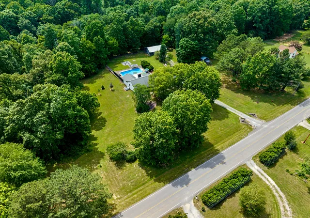 Photo 2 of Sale Pending at 2552 Farms Cir, Woodlawn, TN 37191 | MLS# 3244402 | Listing updated on 2026-09-08