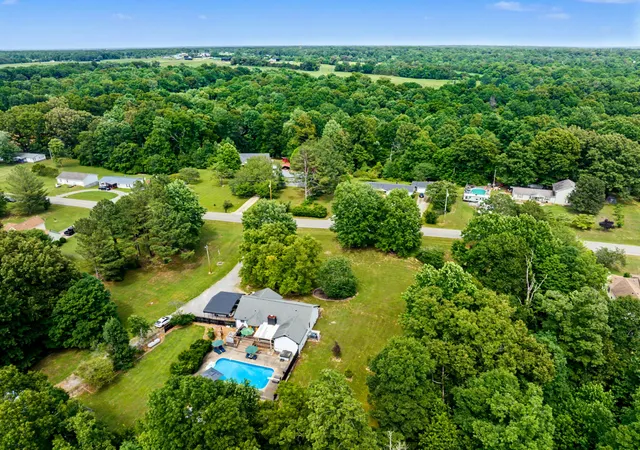 Photo 3 of Sale Pending at 2552 Farms Cir, Woodlawn, TN 37191 | MLS# 3244402 | Listing updated on 2026-09-08