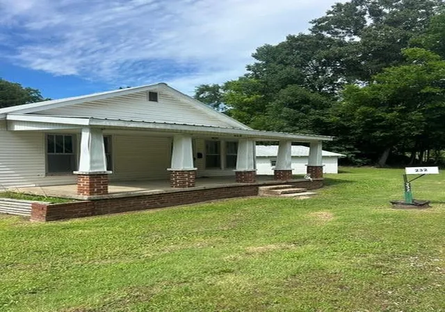 Homes for sale in Camden, TN | 232 Natchez Trace Rd, Camden, TN 38320 | MLS# 3243902