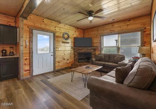 3rd image of 1654 Veterans Boulevard, Sevierville, TN 37862 | MLS# 3304382