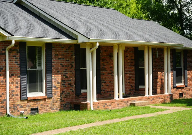 Photo 2 of Single family home for sale at 858 Moreland Dr, Gallatin, TN 37066 | MLS# 3251956 | Listing updated on 2026-08-07