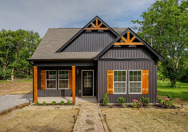 Homes for sale in Lewisburg, TN | 224 Hickory Ave, Lewisburg, TN 37091 | MLS# 3244821