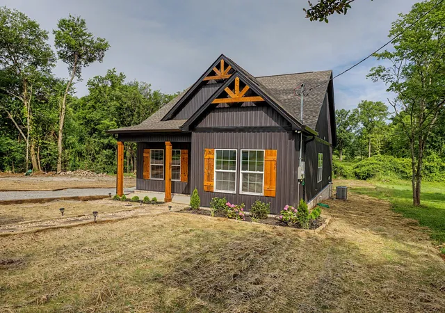 Homes for sale in Lewisburg, TN | 224 Hickory Ave, Lewisburg, TN 37091 | MLS# 3244821