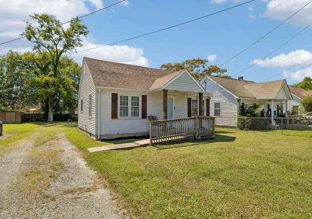 Photo 2 of Single family home for sale at 612 Fairview Ave, Lebanon, TN 37087 | MLS# 3247341 | Listing updated on 2026-09-18